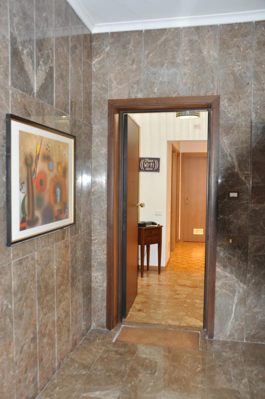 Citywalls Guest House ベルガモ エクステリア 写真